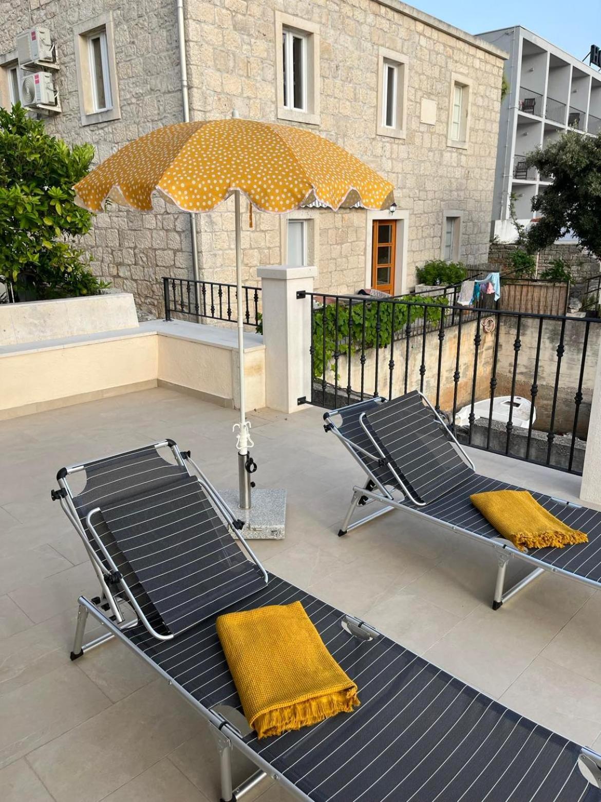 Apartments Barbaresko Лумбарда Екстериор снимка